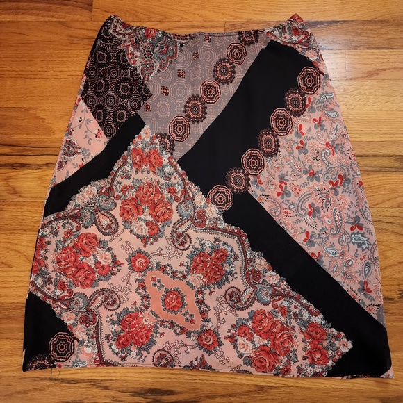 Lavender Floral Skirt L - Picture 1 of 4